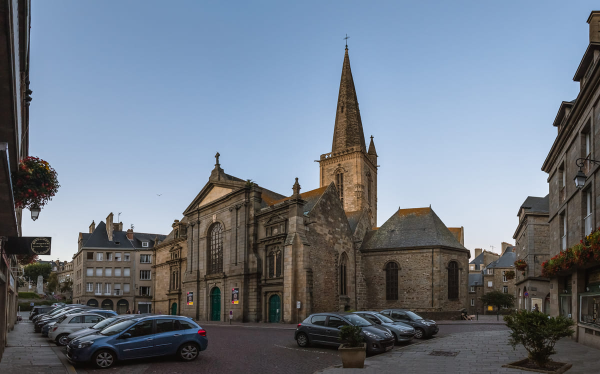 02 cathedrale saint vincent pic