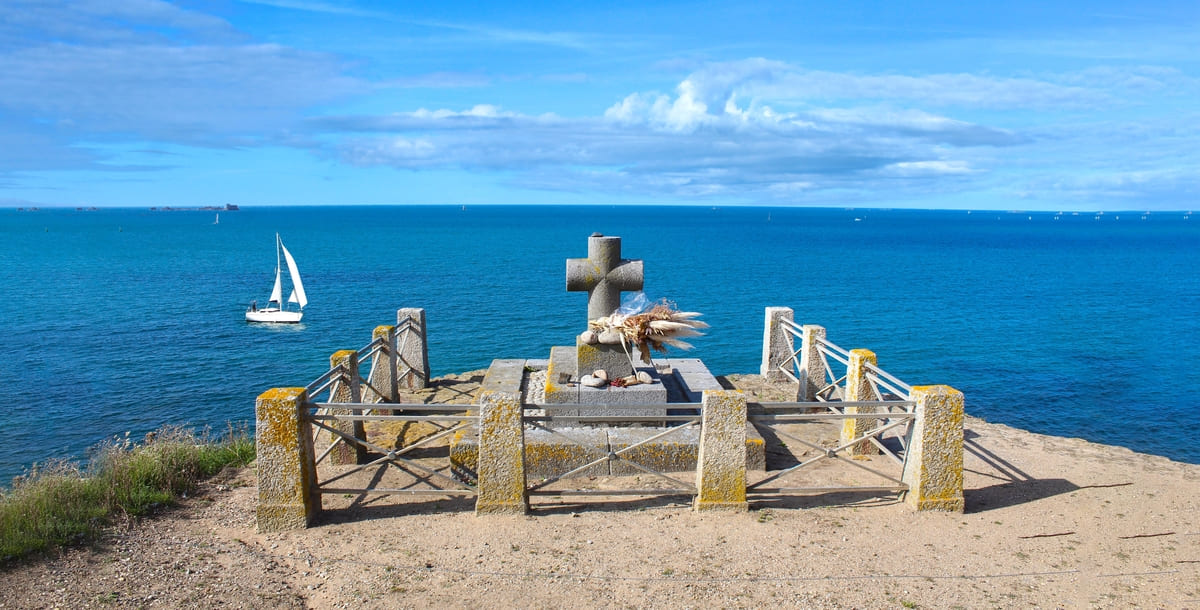 06 tombe de chateaubriand pic