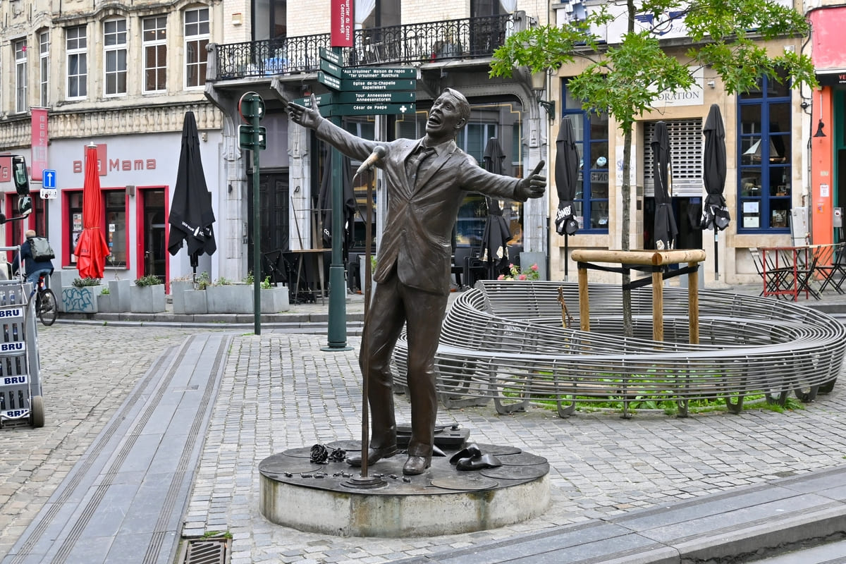 15 statue l envol. pic