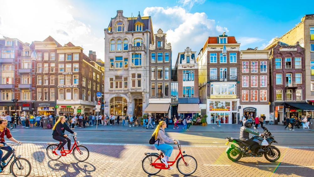 Amsterdam,,Netherlands, ,5,May,,2025:,Damrak,Street,In,Central