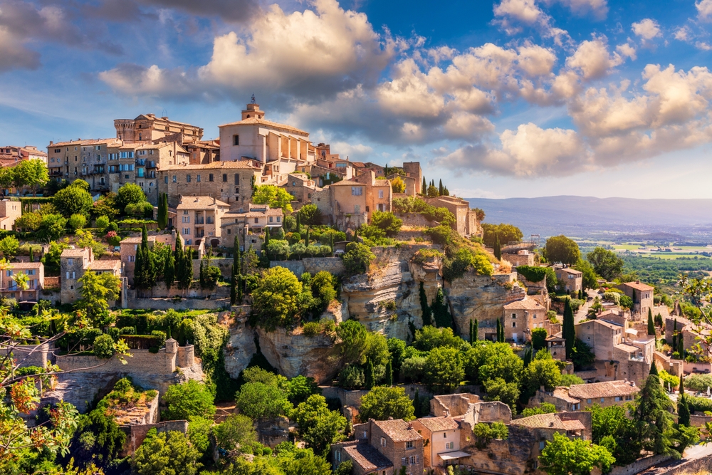 View,On,Gordes,,A,Small,Typical,Town,In,Provence,,France.