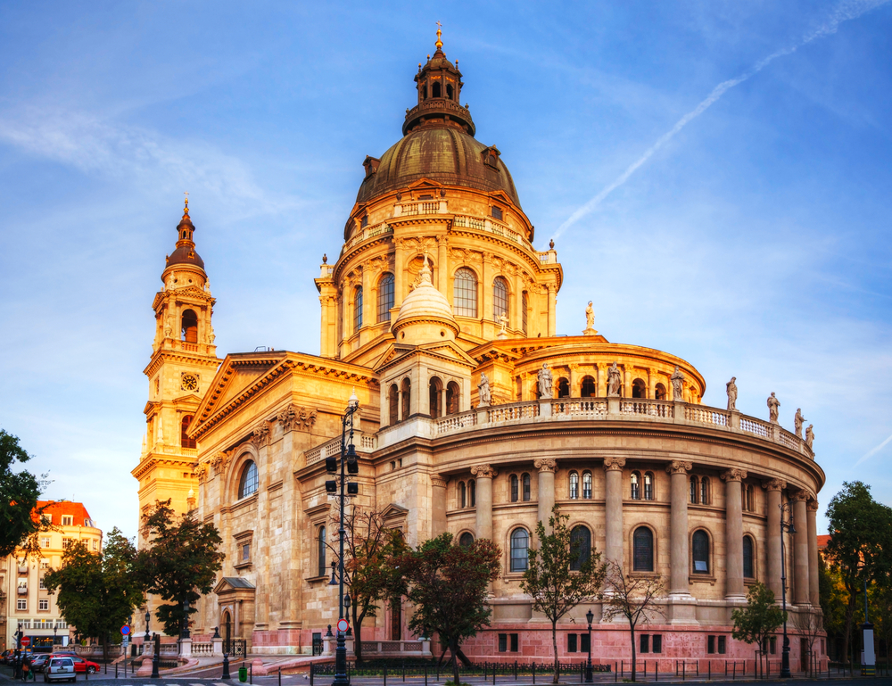 St.,Stephen,Basilica,In,Budapest,,Hungary,In,The,Morning
